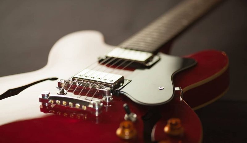 gitarstrenginstrument